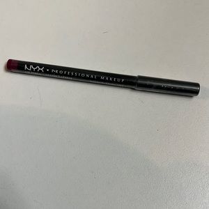 NYX Lip Liner Pencil in Plum shade